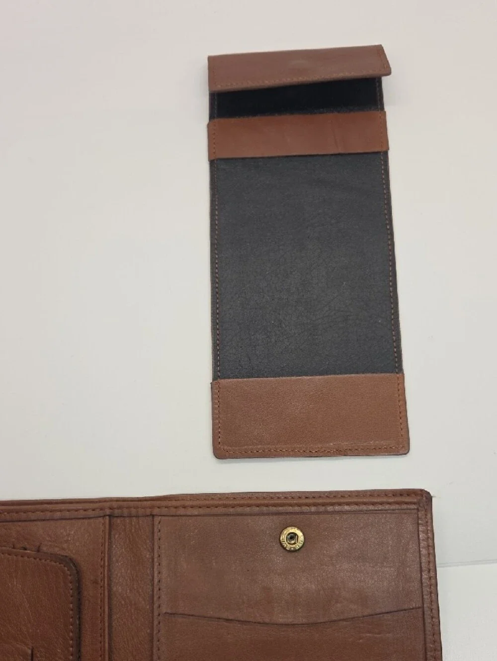 Bosca Nappa Calf Brown Leather Men's Wallet Organizer with Snap Closure